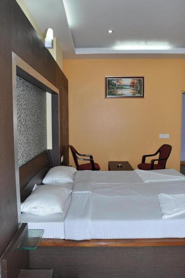 Hotel Barbareek Shillong Exterior photo
