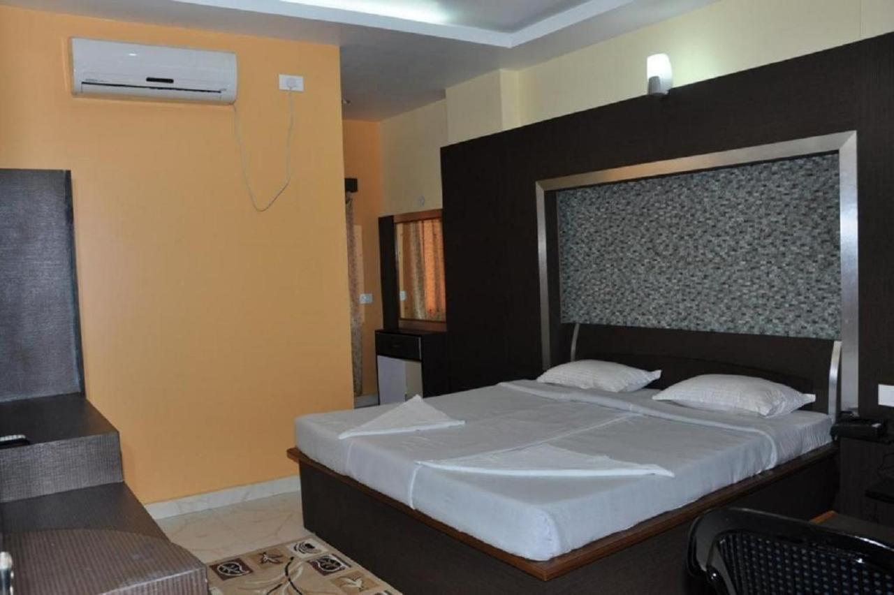 Hotel Barbareek Shillong Exterior photo