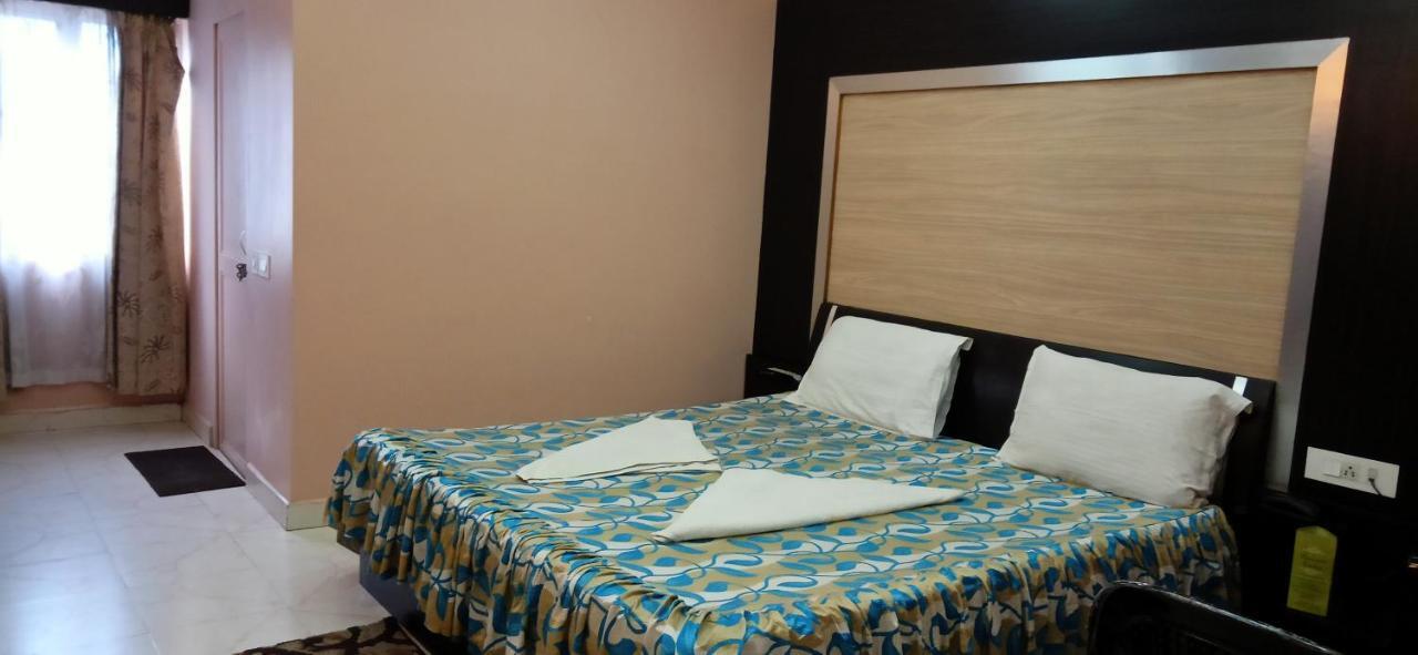 Hotel Barbareek Shillong Exterior photo