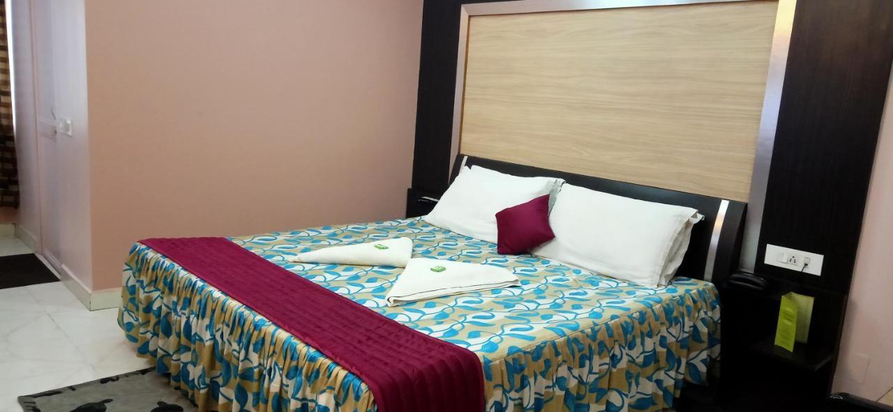 Hotel Barbareek Shillong Exterior photo